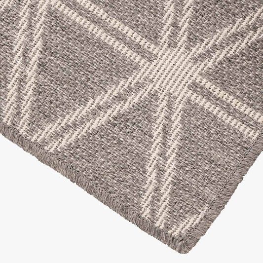 Indoor Outdoor Silver and White Geometric Design Rug