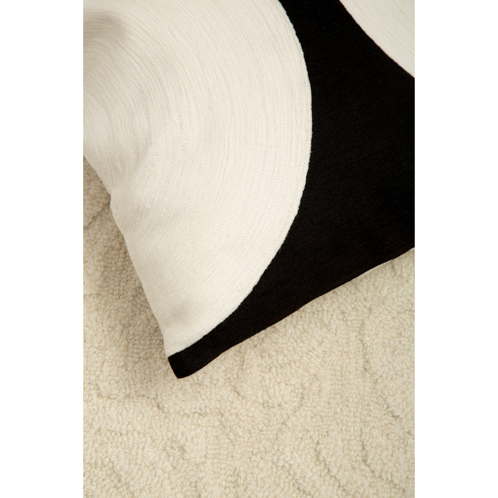 Bosie_Ozella_Black_And_White_Semi_Circular_Design_Cushion_interia.co.uk