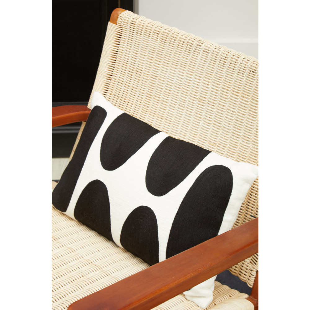 Bosie_Ozella_Monochrome_Rectangular_Cushion_interia.co.uk