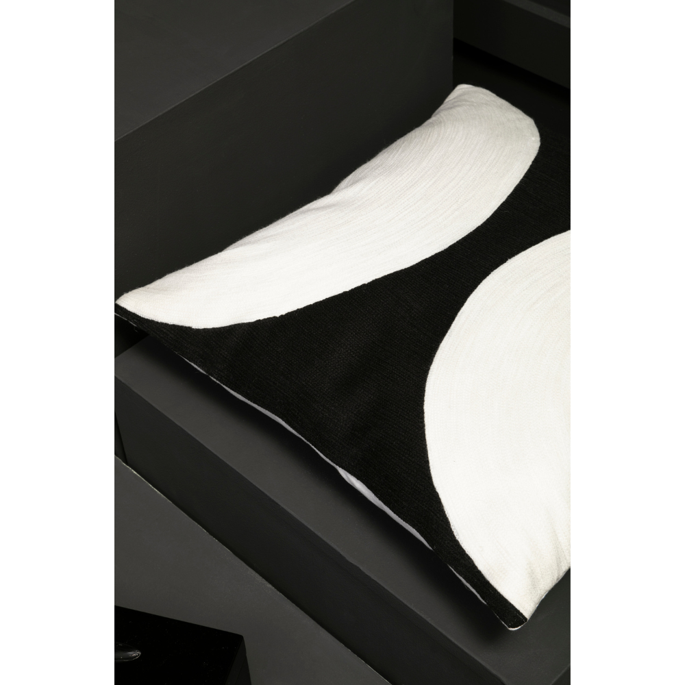 Bosie_Ozella_Black_And_White_Semi_Circular_Design_Cushion_interia.co.uk