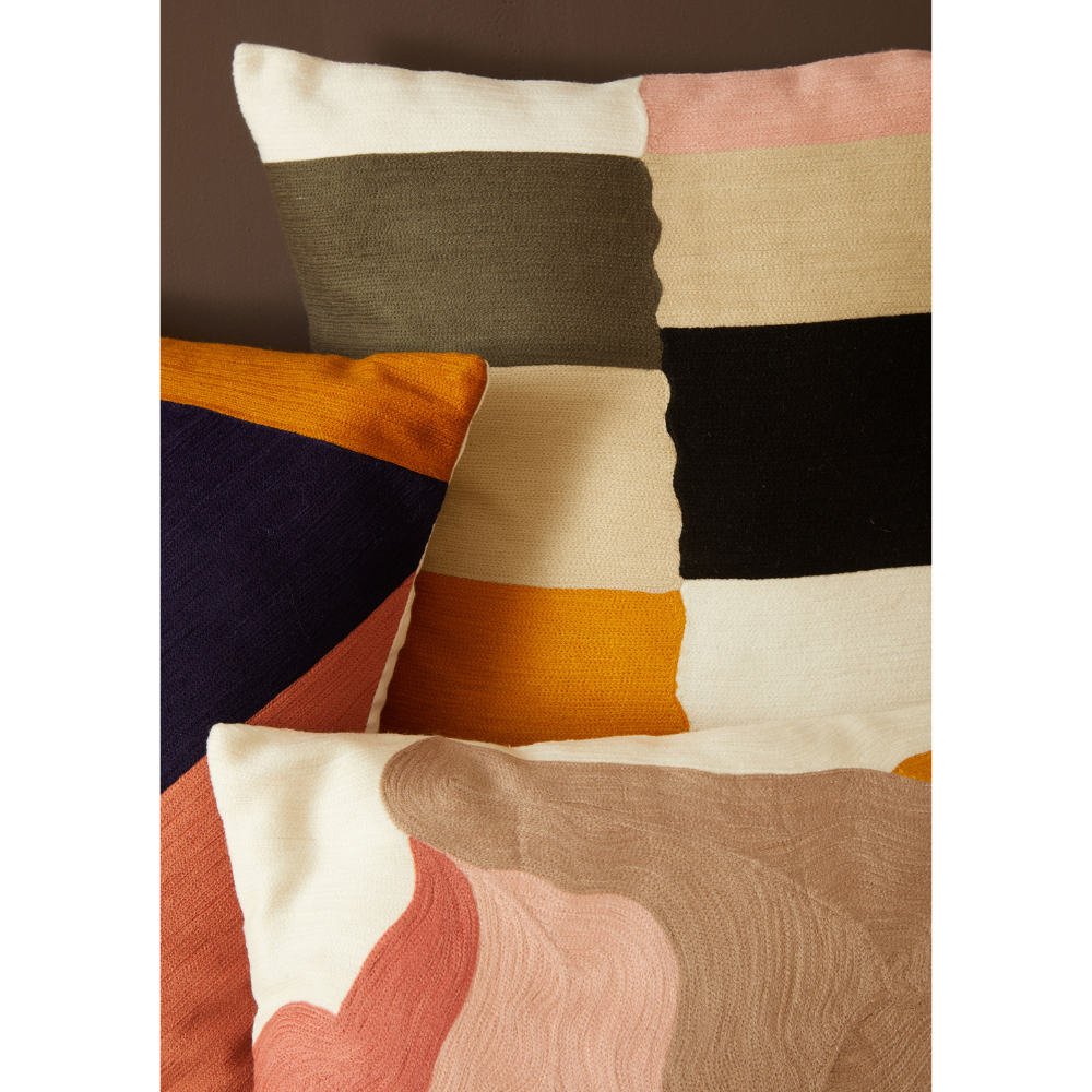 Bosie_Ozella_Hexagonal_Design_Cushion_interia.co.uk