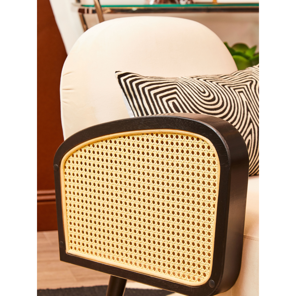 Bosie_Ozella_Black_And_White_Embroidered_Rectangular_Cushion_interia.co.uk