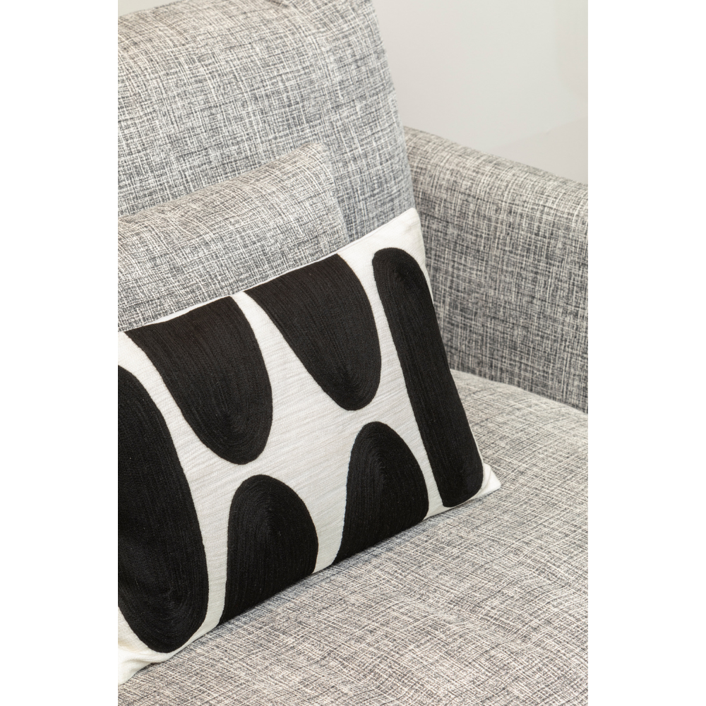 Bosie_Ozella_Monochrome_Rectangular_Cushion_interia.co.uk