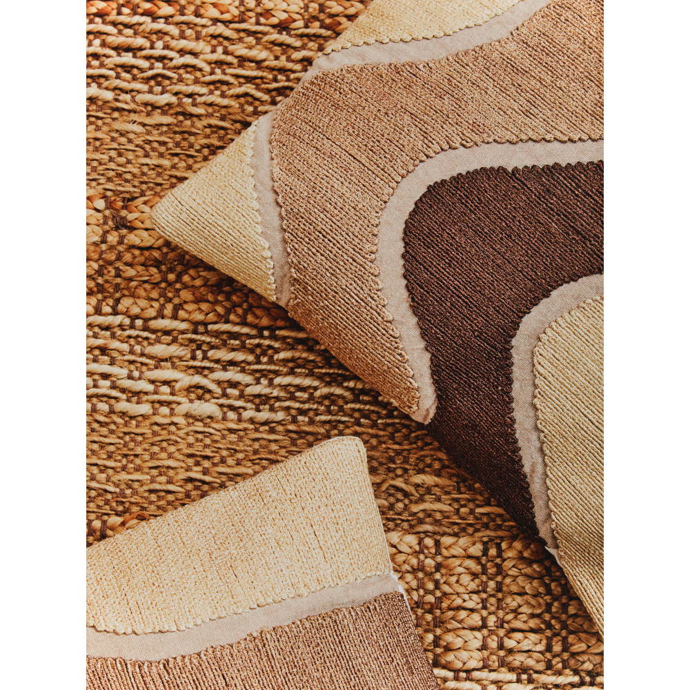 Bosie_Ozella_Natural_Tonal_Cushion_interia.co.uk