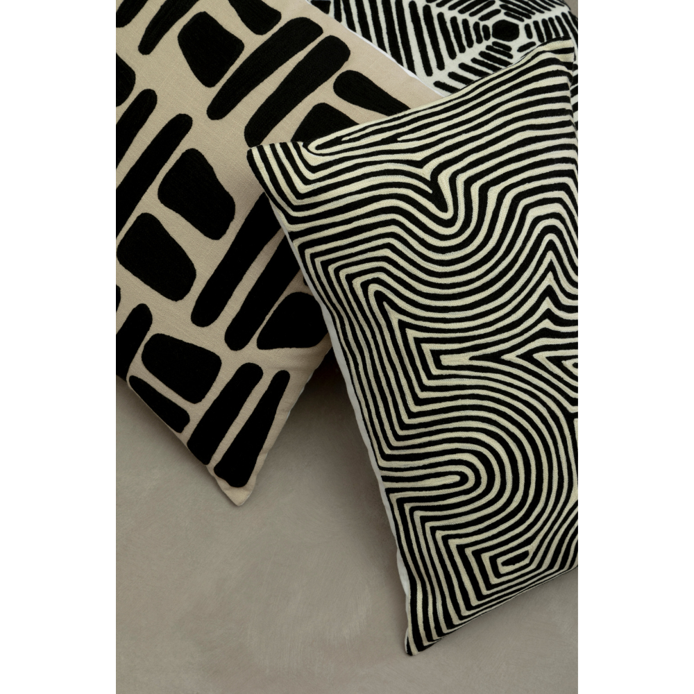 Bosie_Ozella_Black_And_White_Embroidered_Rectangular_Cushion_interia.co.uk