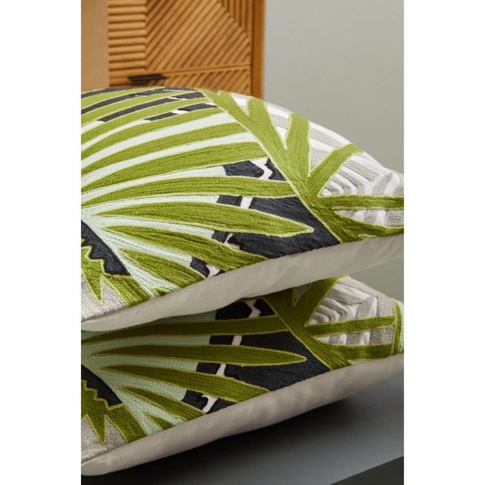 Bosie_Ozella_Botanical_Green_Cushion_interia.co.uk