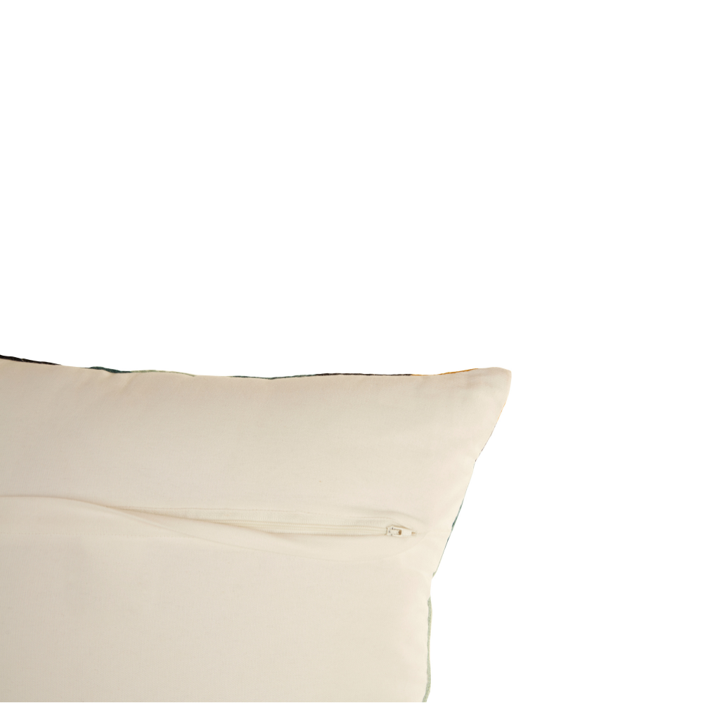 Bosie_Ozella_Hexagonal_Design_Cushion_interia.co.uk