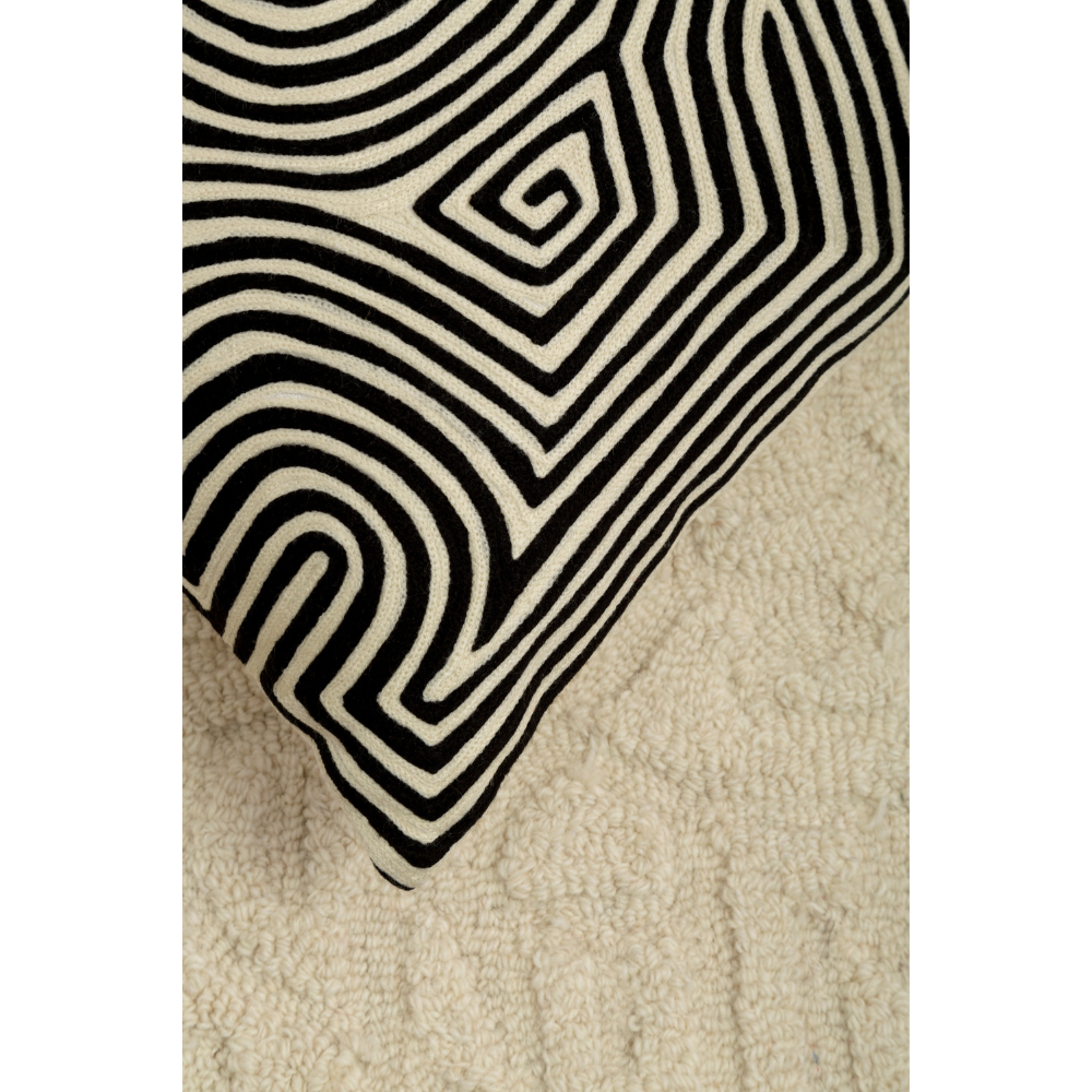 Bosie_Ozella_Black_And_White_Embroidered_Rectangular_Cushion_interia.co.uk