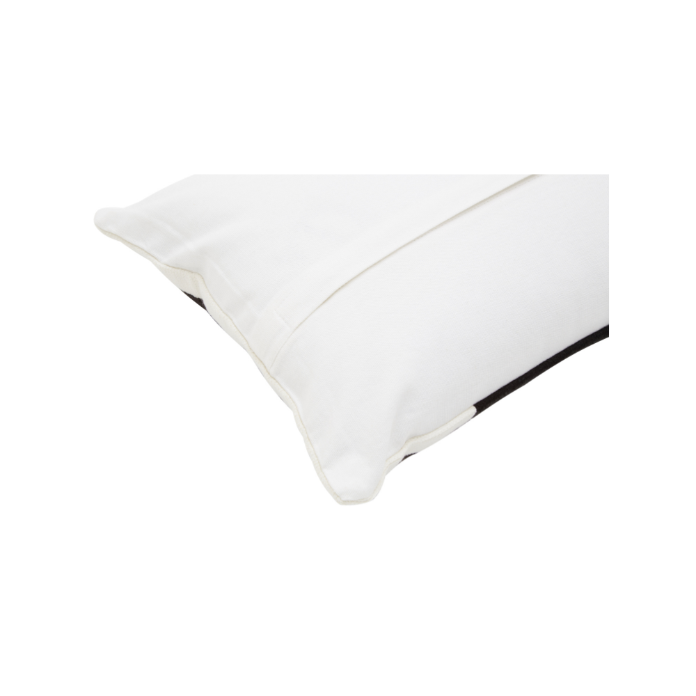 Bosie_Ozella_Monochrome_Rectangular_Cushion_interia.co.uk