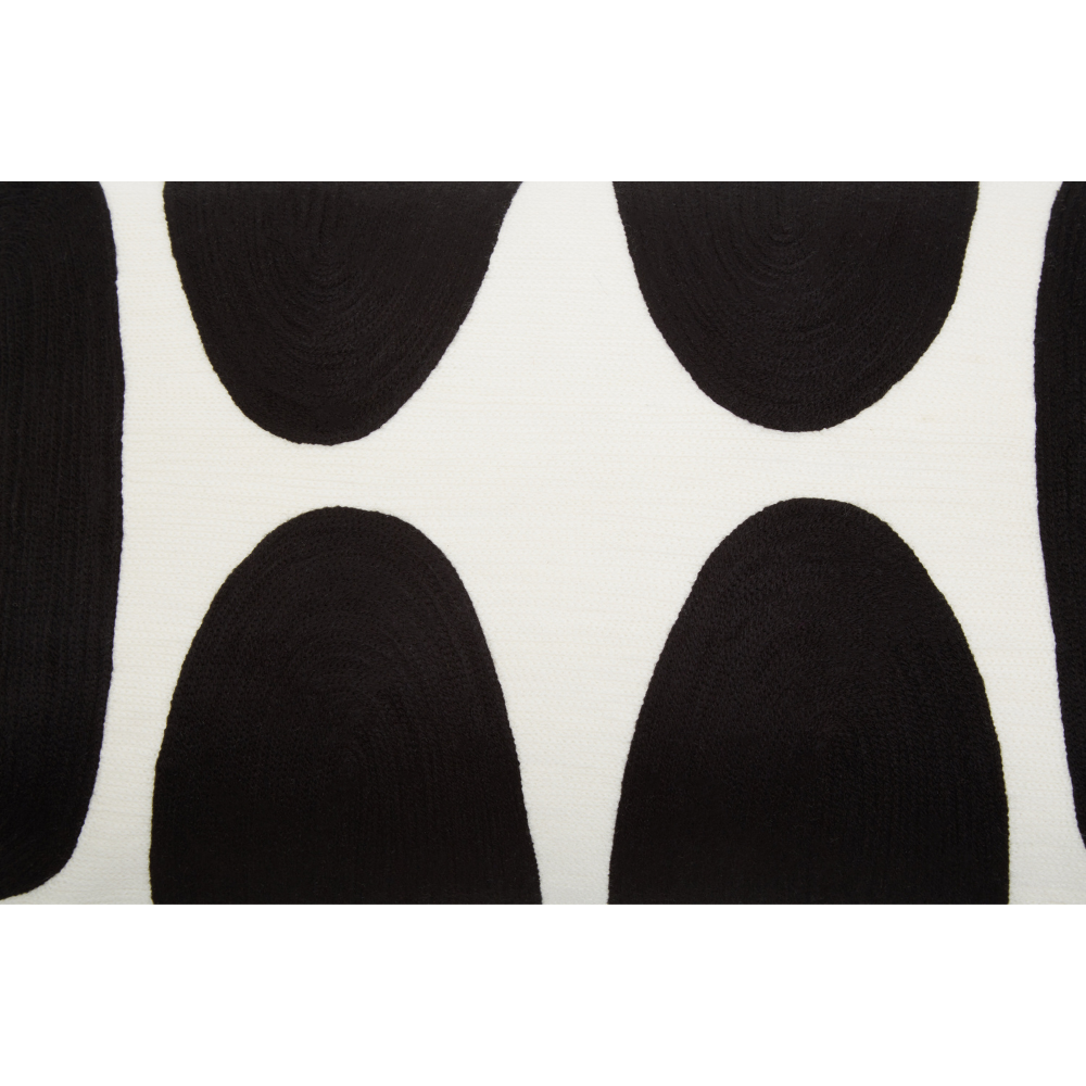 Bosie_Ozella_Monochrome_Rectangular_Cushion_interia.co.uk